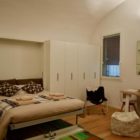 Casa Paradiso - Design Home In Bologna Center Bagian luar foto